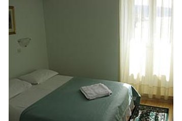 Croaţia Privát Komiža, Exteriorul